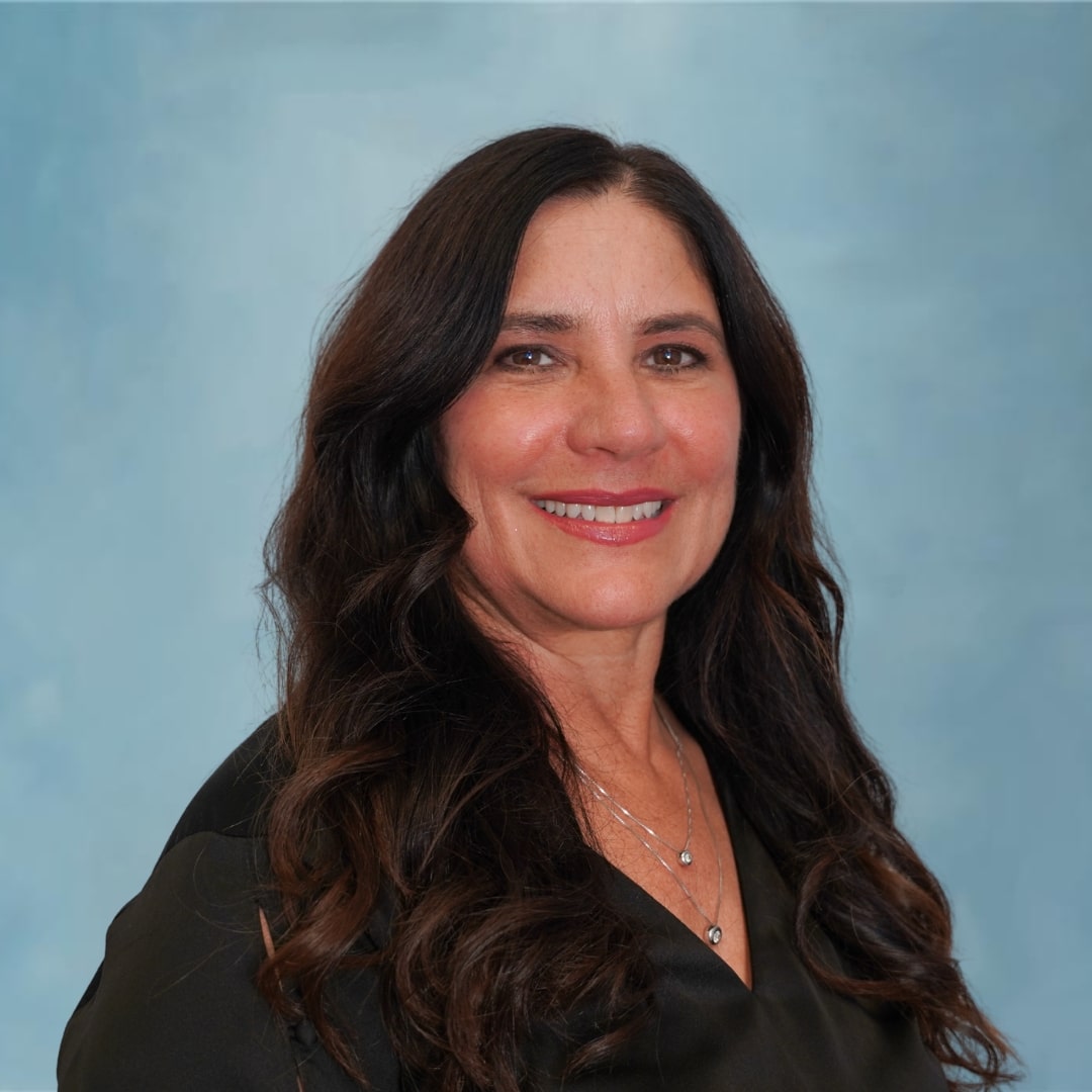 Claudia Villegas-Avalos Full Headshot